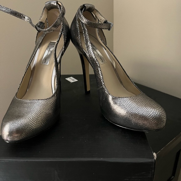 INC International Concepts, Lucy, snakeskin design - Picture 5 of 8